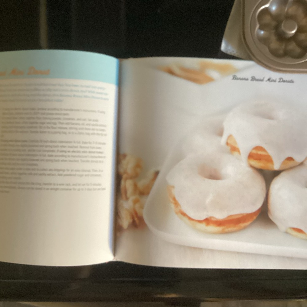 NWOT - Cookbook & donut pan.  PERFECT GIFT - Picture 3 of 7